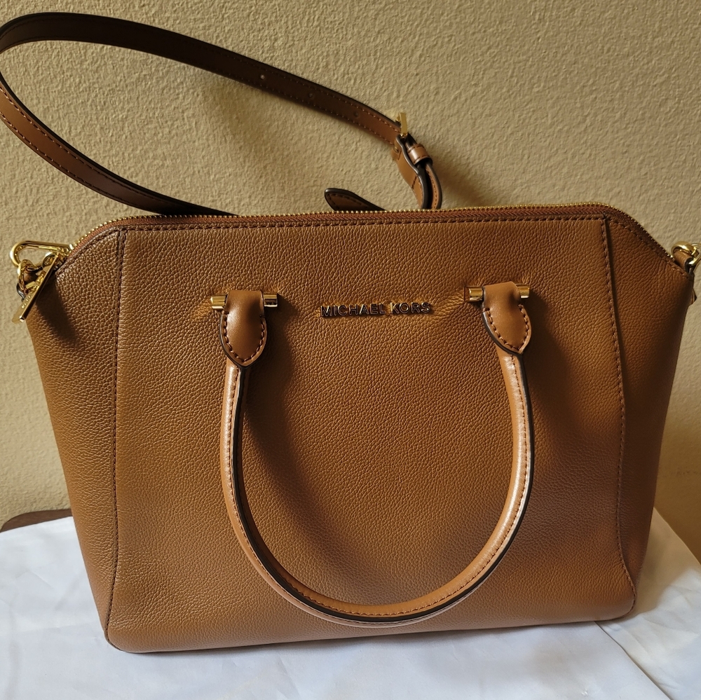 Michael Kors crossbody - Picture 13 of 16